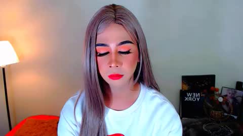 expensive_elise online show from March 6, 6:25 pm