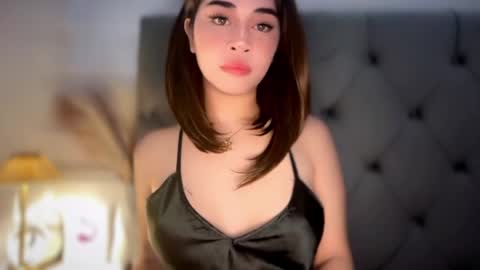 chloee online show from April 29, 8:17 am