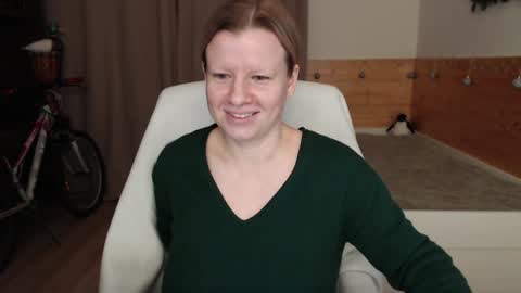 Crystal online show from December 3, 2:27 pm