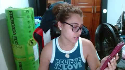Snapshot of eyfy_bbs chatting on September 22, 1:59 am Nadia online show from September 22, 1:59 am