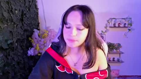 eymmy_24 online show from May 3, 2:15 am