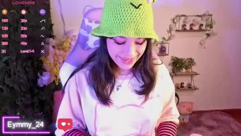 eymmy_24 online show from May 15, 1:43 am