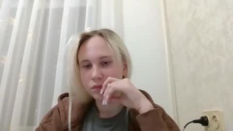 Snapshot of fairyfeller_ chatting on October 3, 3:28 pm fairyfeller_ online show from October 3, 3:28 pm