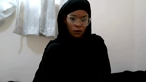 faizah_ online show from July 6, 1:05 pm