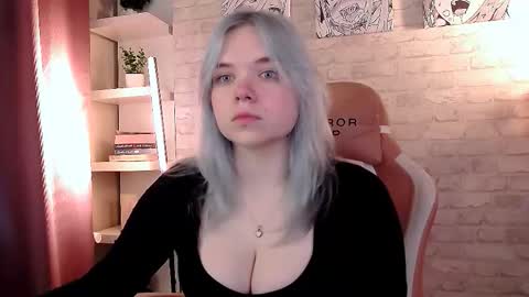 Bella online show from October 3, 1:49 pm