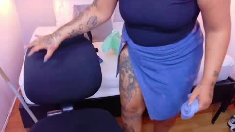 fat_naughtyass online show from May 12, 4:46 pm