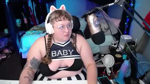 FatVeronica online show from January 19, 7:15 am