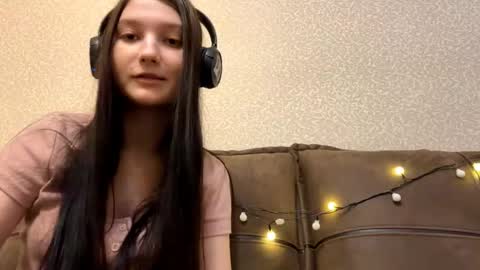 Aurora 18yo online show from December 17, 9:13 am
