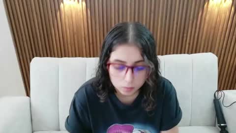 Feelena online show from June 18, 4:56 pm