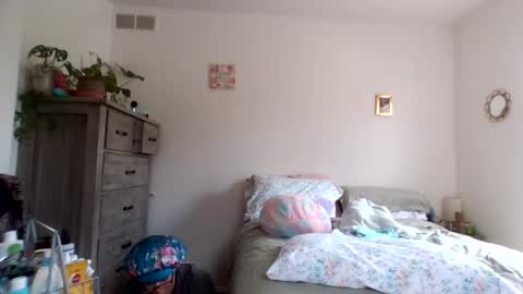 Soley online show from June 12, 3:42 pm