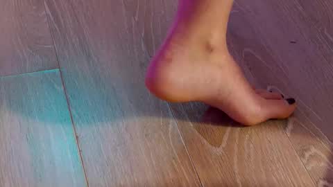 FeetVibe online show from January 19, 8:32 am