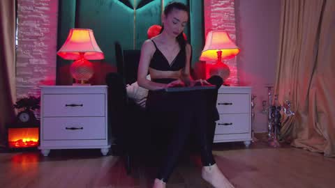 FeetVibe online show from March 13, 7:31 am