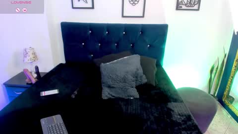 felina online show from October 4, 4:22 pm