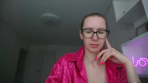 feraliss online show from April 14, 10:04 am