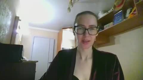 feraliss online show from November 17, 9:43 am