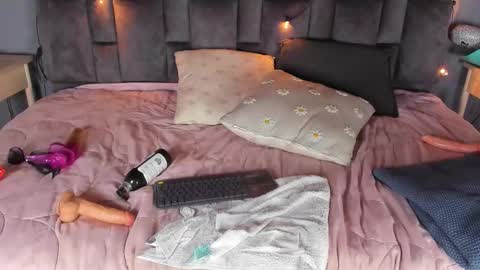 FERNANDA BROWN  online show from March 8, 2:04 am