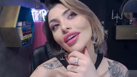 Snapshot of fetishsarah chatting on January 23, 6:14 pm Sarah online show from January 23, 6:14 pm