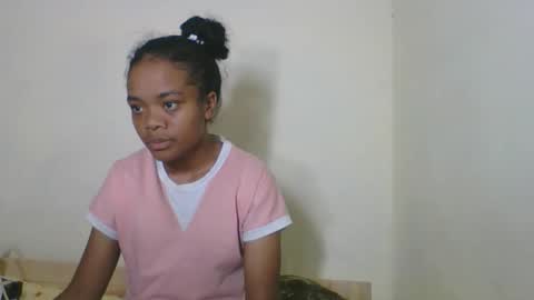 fetranialdy online show from May 8, 6:49 am