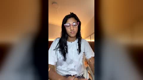 Freyja  online show from December 17, 5:50 pm