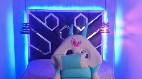   online show from February 27, 11:41 am