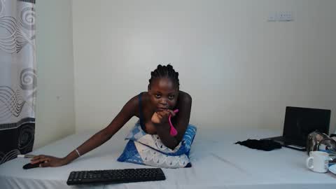 fierylola online show from January 18, 10:06 pm