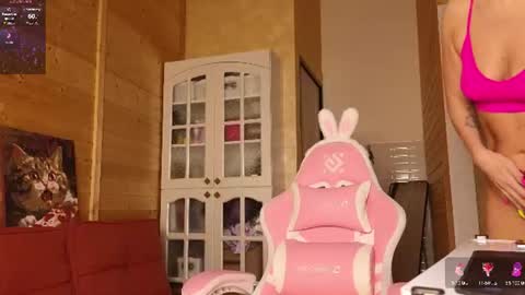 Lady online show from July 2, 4:13 pm