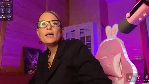 Lady online show from June 19, 12:30 pm
