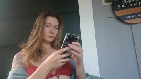 Snapshot of findomgoddessnatalia chatting on September 25, 7:01 pm Goddess Natalia Findom online show from September 25, 7:01 pm