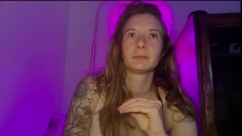 Snapshot of findomgoddessnatalia chatting on October 17, 10:13 pm Goddess Natalia Findom online show from October 17, 10:13 pm