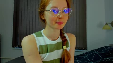 Snapshot of fire_luna chatting on December 27, 7:29 am fire_luna online show from December 27, 7:29 am