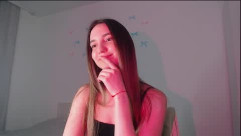 fireflies_fly_ online show from April 22, 8:06 pm