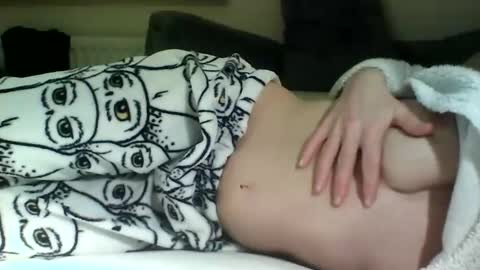 Snapshot of fitbut chatting on December 17, 7:37 pm Fitbut online show from December 17, 7:37 pm