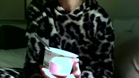 Snapshot of fitbut chatting on January 13, 10:03 pm Fitbut online show from January 13, 10:03 pm