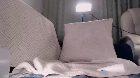 flor3citarockera online show from December 20, 2:37 am