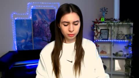 Snapshot of flora_ri chatting on February 12, 10:35 am just ask me online show from February 12, 10:35 am