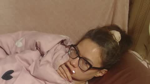 say meow and send tip  online show from December 14, 9:20 pm