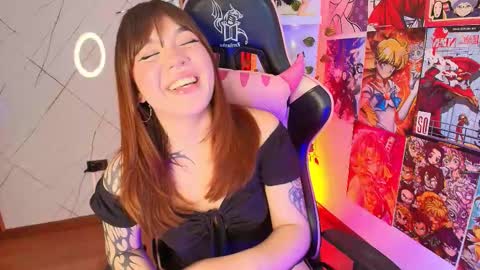  FLUFFY BUBBLE  online show from November 13, 4:22 am