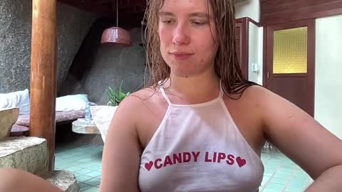 Snapshot of fluffy_bunnyxxx chatting on January 10, 5:58 am fluffy_bunnyxxx online show from January 10, 5:58 am