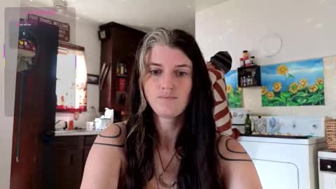 forestdarling online show from November 30, 8:35 pm