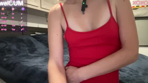 Snapshot of foreverkinkyy chatting on March 10, 1:56 am Elaine online show from March 10, 1:56 am