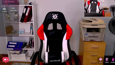 Snapshot of foxrinehelen chatting on February 21, 1:44 pm Helen - My streams are Monday - Friday at 8 AM NY time online show from February 21, 1:44 pm