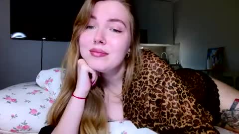 Cindy online show from August 6, 8:38 pm
