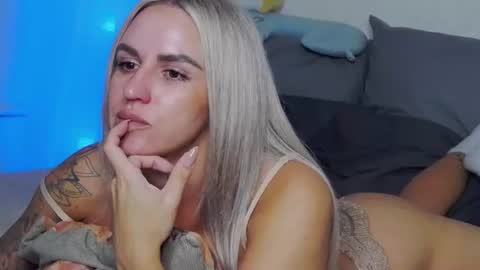 Foxy Kimmi online show from July 23, 6:43 am