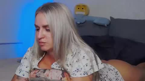 Foxy Kimmi online show from July 5, 6:30 am