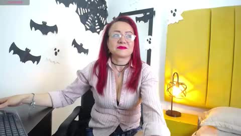 Snapshot of foxy_miilf chatting on October 20, 12:52 pm Foxy miilf online show from October 20, 12:52 pm