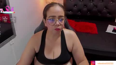 Snapshot of francesca_bbw chatting on October 9, 3:32 am online show from October 9, 3:32 am