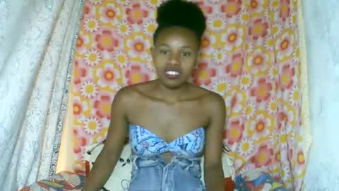 Snapshot of franciefrancie chatting on October 20, 8:06 am francilla online show from October 20, 8:06 am