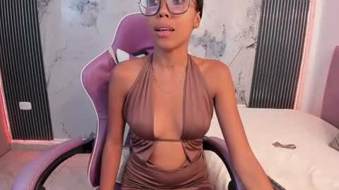 Laura online show from July 2, 7:20 pm