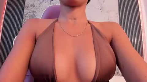 Laura online show from June 16, 9:49 pm