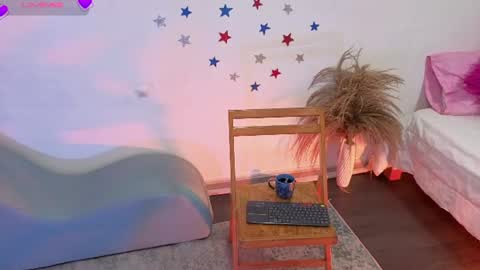 Fransheska online show from August 4, 11:38 am